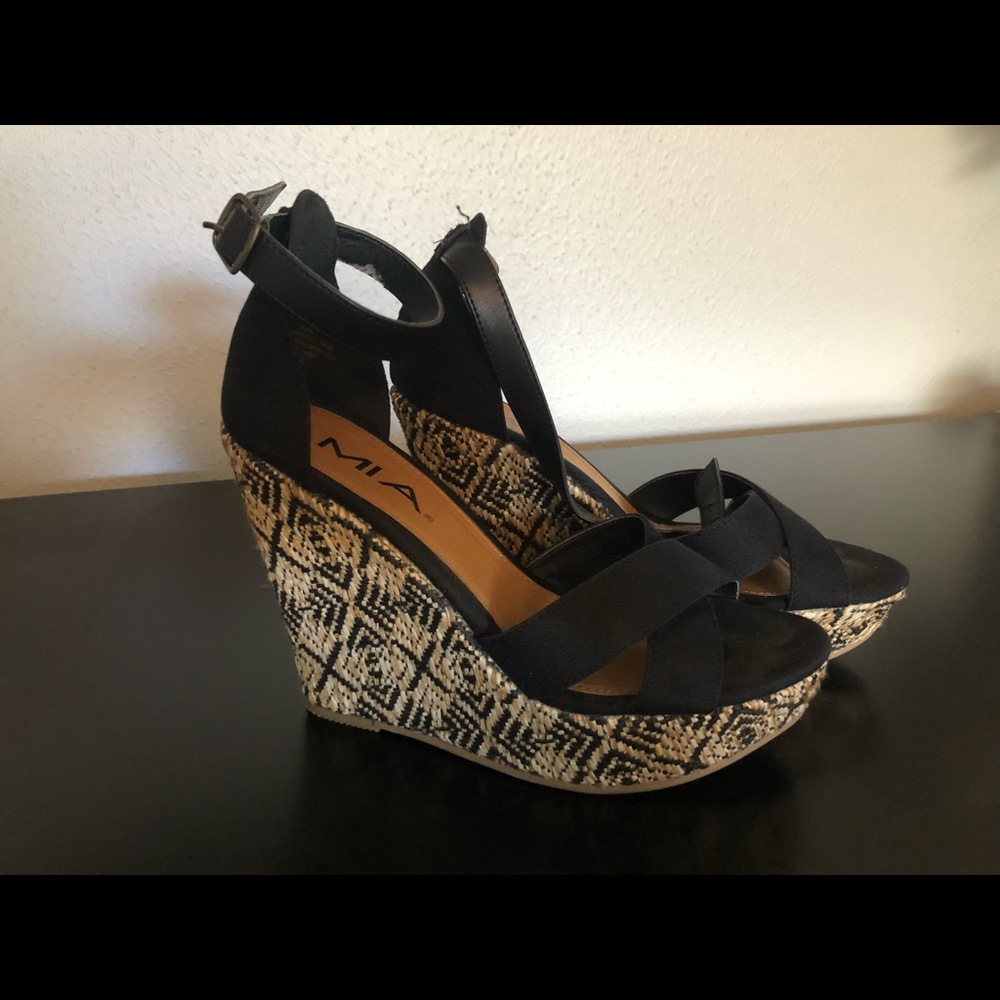 Mia Wedge Sandals Size 7